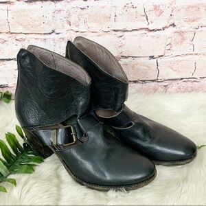 Moma Black Leather Buckle Ankle Bootie